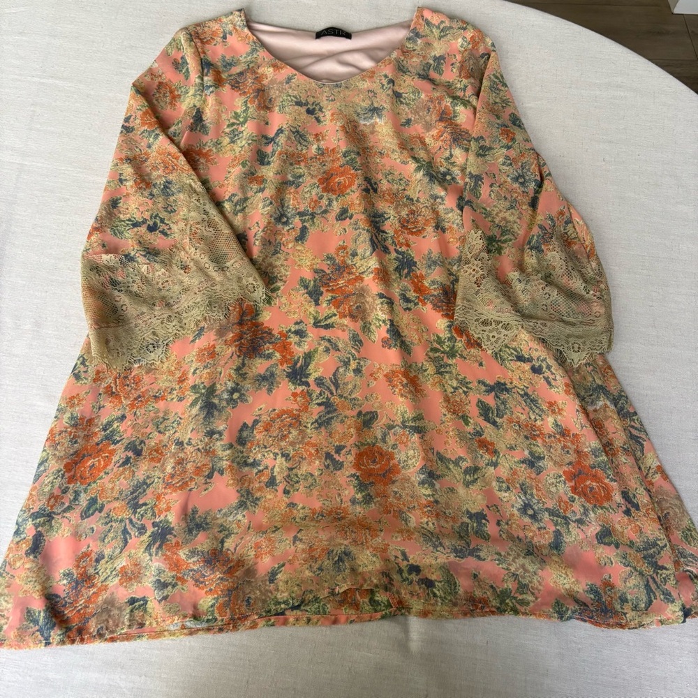 ASTR Peach Floral Lace Trim Bell Sleeve Mini Dress L | Boho Romantic